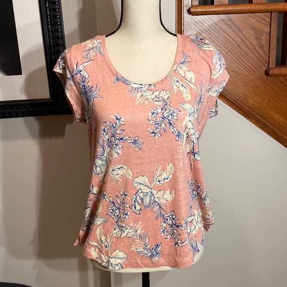 Sanctuary Tops - Sanctuary scoop neck Tshirt.  New with tags!  Size M